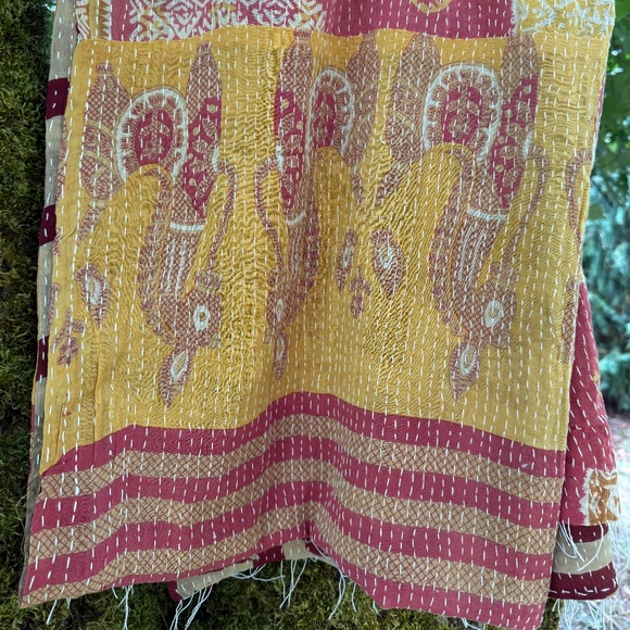 Kantha Bae Vintage Cotton Upcycled Pareo - Picture 4 of 9